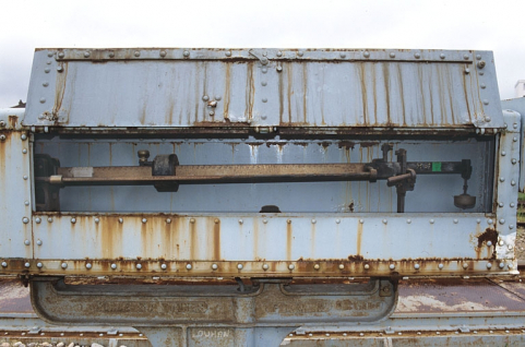 Appareil indicateur, caisse ouverte, montrant le fléau à la romaine. © Région Bourgogne-Franche-Comté, Inventaire du patrimoine