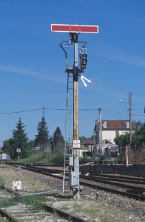 Sémaphore côté Andelot-en-Montagne : vue d'ensemble, en position fermée. © Région Bourgogne-Franche-Comté, Inventaire du patrimoine