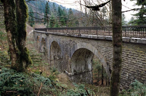 Viaduc : élévation sud (côté rocher). © Région Bourgogne-Franche-Comté, Inventaire du patrimoine