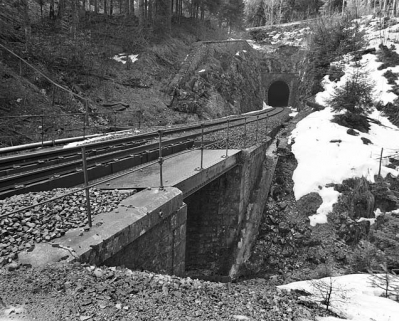 Pont et tunnel : vue d'ensemble du côté Andelot-en-Montagne. © Région Bourgogne-Franche-Comté, Inventaire du patrimoine