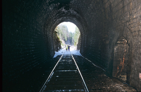 Intérieur (côté Andelot-en-Montagne) : tête et refuge. © Région Bourgogne-Franche-Comté, Inventaire du patrimoine