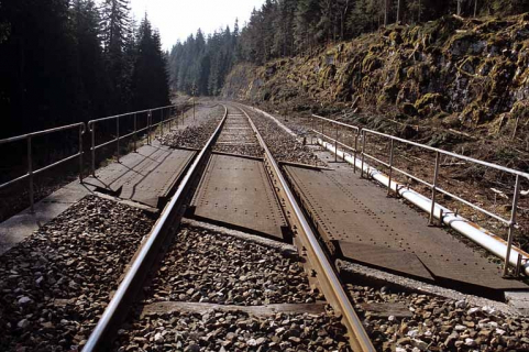 Tablier métallique, depuis la voie côté Andelot-en-Montagne. © Région Bourgogne-Franche-Comté, Inventaire du patrimoine Tablier métallique, depuis la voie côté Andelot-en-Montagne. © Région Bourgogne-Franche-Comté, Inventaire du patrimoine