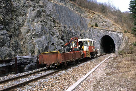 Draisine sortant du tunnel du Pâturage (tête côté La Cluse). © Région Bourgogne-Franche-Comté, Inventaire du patrimoine Draisine sortant du tunnel du Pâturage (tête côté La Cluse). © Région Bourgogne-Franche-Comté, Inventaire du patrimoine
