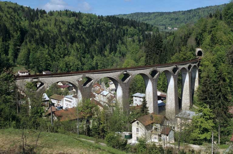 Vue d'ensemble, depuis le nord-est. © Région Bourgogne-Franche-Comté, Inventaire du patrimoine Vue d'ensemble, depuis le nord-est. © Région Bourgogne-Franche-Comté, Inventaire du patrimoine