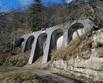 Vue de trois quarts droite. © Région Bourgogne-Franche-Comté, Inventaire du patrimoine Vue de trois quarts droite. © Région Bourgogne-Franche-Comté, Inventaire du patrimoine