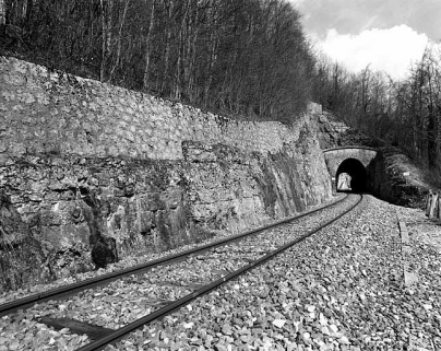 Tunnel de Tancua : vue d'ensemble, côté La Cluse (sud). © Région Bourgogne-Franche-Comté, Inventaire du patrimoine