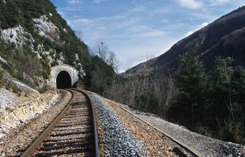 Tunnel du Champ de Bienne : vue d'ensemble, côté La Cluse (sud). © Région Bourgogne-Franche-Comté, Inventaire du patrimoine