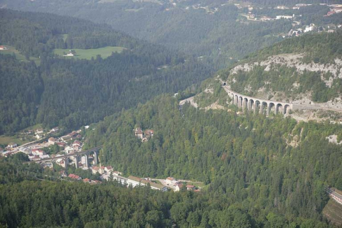 Vue aérienne du viaduc et du tunnel des Crottes, depuis l'est. © Région Bourgogne-Franche-Comté, Inventaire du patrimoine