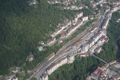 Vue aérienne de la gare, depuis le sud. © Région Bourgogne-Franche-Comté, Inventaire du patrimoine