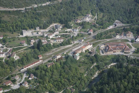 Vue aérienne du quartier de la gare, depuis le sud. © Région Bourgogne-Franche-Comté, Inventaire du patrimoine