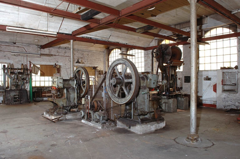 Vue d'ensemble de l'atelier dit des Presses depuis l'est. © Région Bourgogne-Franche-Comté, Inventaire du patrimoine Vue d'ensemble de l'atelier dit des Presses depuis l'est. © Région Bourgogne-Franche-Comté, Inventaire du patrimoine