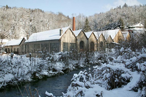 Vue des ateliers, depuis le sud, sous la neige. © Région Bourgogne-Franche-Comté, Inventaire du patrimoine Vue des ateliers, depuis le sud, sous la neige. © Région Bourgogne-Franche-Comté, Inventaire du patrimoine