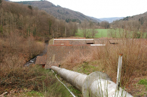 Conduite forcée de la centrale hydroélectrique. © Région Bourgogne-Franche-Comté, Inventaire du patrimoine Conduite forcée de la centrale hydroélectrique. © Région Bourgogne-Franche-Comté, Inventaire du patrimoine
