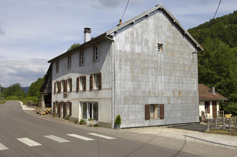 Le moulin vu de trois quarts droite. © Région Bourgogne-Franche-Comté, Inventaire du patrimoine