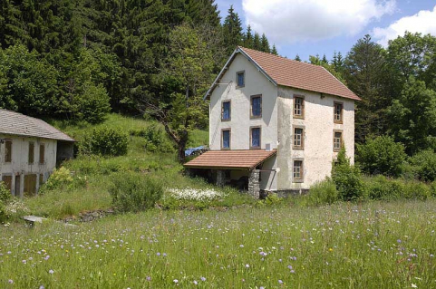 Le moulin vu depuis l'ouest. © Région Bourgogne-Franche-Comté, Inventaire du patrimoine