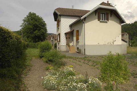 Logement de contremaître. Vue de trois quarts. © Région Bourgogne-Franche-Comté, Inventaire du patrimoine