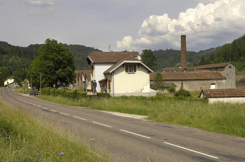 Vue d'ensemble depuis le sud-ouest. © Région Bourgogne-Franche-Comté, Inventaire du patrimoine