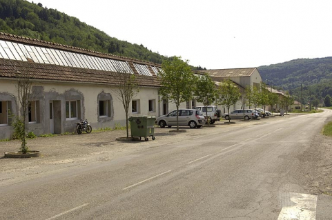Vue d'ensemble depuis la route départementale. © Région Bourgogne-Franche-Comté, Inventaire du patrimoine