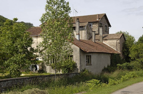 Vue depuis l'aval, sur la rive gauche du Raddon. © Région Bourgogne-Franche-Comté, Inventaire du patrimoine
