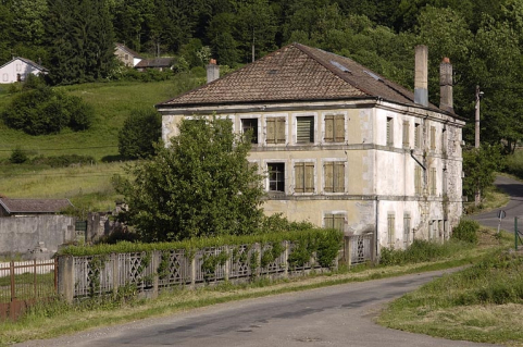 Ancien logement ouvrier vu depuis le sud-est. © Région Bourgogne-Franche-Comté, Inventaire du patrimoine
