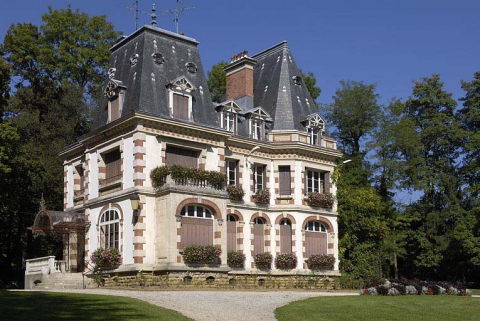 Vue de trois quarts gauche. © Région Bourgogne-Franche-Comté, Inventaire du patrimoine