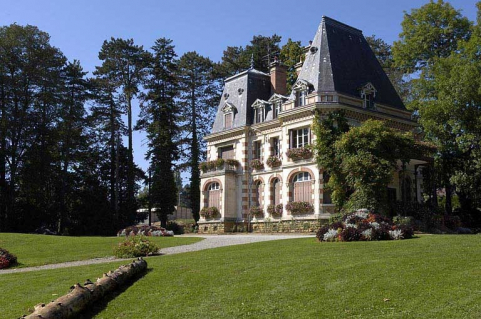 Vue de trois quarts droite. © Région Bourgogne-Franche-Comté, Inventaire du patrimoine