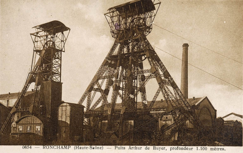 Ronchamp (Haute-Saône) - Puits Arthur de Buyer, profondeur 1.100 mètres. © Région Bourgogne-Franche-Comté, Inventaire du patrimoine Ronchamp (Haute-Saône) - Puits Arthur de Buyer, profondeur 1.100 mètres. © Région Bourgogne-Franche-Comté, Inventaire du patrimoine