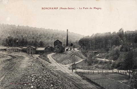 Ronchamp (Haute-Saône). - Le puits du Magny. © Région Bourgogne-Franche-Comté, Inventaire du patrimoine Ronchamp (Haute-Saône). - Le puits du Magny. © Région Bourgogne-Franche-Comté, Inventaire du patrimoine