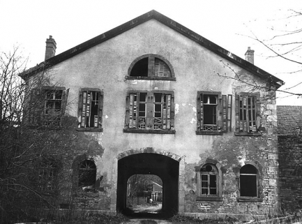 Bureau de la Régie en 1977. Façade antérieure. © Région Bourgogne-Franche-Comté, Inventaire du patrimoine Bureau de la Régie en 1977. Façade antérieure. © Région Bourgogne-Franche-Comté, Inventaire du patrimoine
