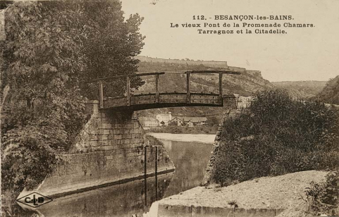 Besançon-les-Bains. Le vieux Pont de la Promenade Chamars. Tarragnoz et la Citadelle, 1ère moitié 20e siècle. © Région Bourgogne-Franche-Comté, Inventaire du patrimoine