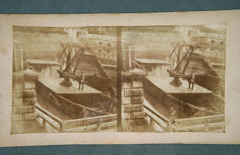 [Bateau équipé d'une grue, dans le port de Chamars], 3e quart 19e siècle. © Région Bourgogne-Franche-Comté, Inventaire du patrimoine