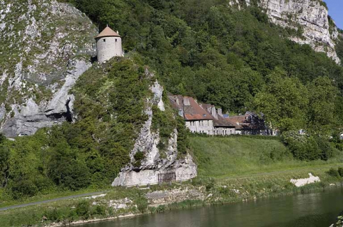 Vue d'ensemble rapprochée du quai. © Région Bourgogne-Franche-Comté, Inventaire du patrimoine