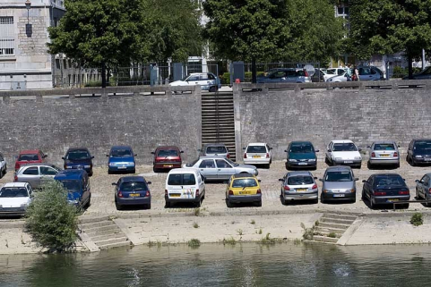 Escaliers d'accès au port et au Doubs. © Région Bourgogne-Franche-Comté, Inventaire du patrimoine Escaliers d'accès au port et au Doubs. © Région Bourgogne-Franche-Comté, Inventaire du patrimoine