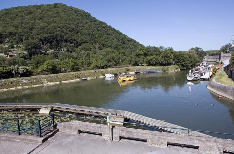 Bassin, depuis la route à l'est. © Région Bourgogne-Franche-Comté, Inventaire du patrimoine Bassin, depuis la route à l'est. © Région Bourgogne-Franche-Comté, Inventaire du patrimoine