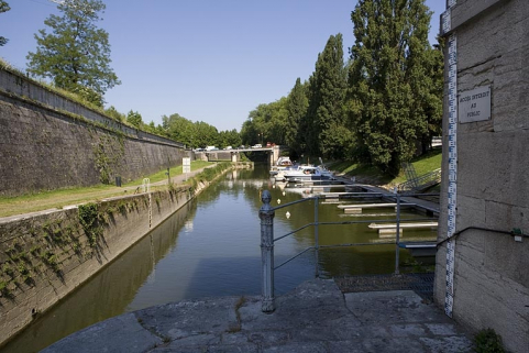 Le port de Saint-Paul et la courtine, depuis le moulin. © Région Bourgogne-Franche-Comté, Inventaire du patrimoine