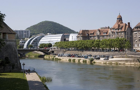 Port de Canot : vue d'ensemble depuis l'amont (rive gauche). © Région Bourgogne-Franche-Comté, Inventaire du patrimoine Port de Canot : vue d'ensemble depuis l'amont (rive gauche). © Région Bourgogne-Franche-Comté, Inventaire du patrimoine