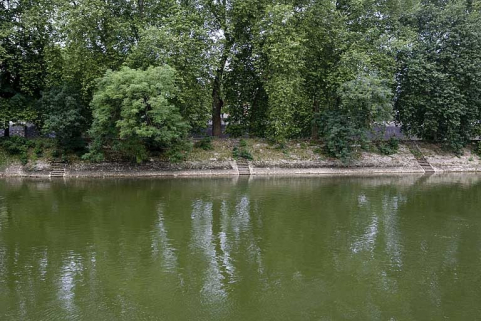 Perré extérieur de la digue de séparation, côté Doubs. © Région Bourgogne-Franche-Comté, Inventaire du patrimoine