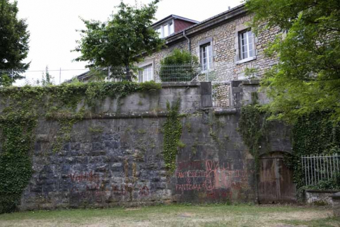 Face ouest du bastion. © Région Bourgogne-Franche-Comté, Inventaire du patrimoine Face ouest du bastion. © Région Bourgogne-Franche-Comté, Inventaire du patrimoine