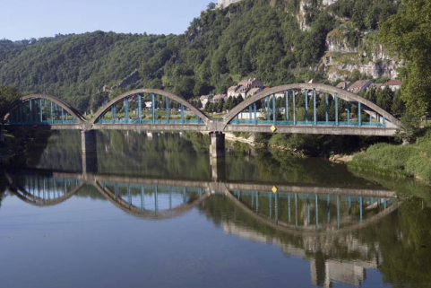 Vue d'ensemble rapprochée depuis l'aval. © Région Bourgogne-Franche-Comté, Inventaire du patrimoine Vue d'ensemble rapprochée depuis l'aval. © Région Bourgogne-Franche-Comté, Inventaire du patrimoine