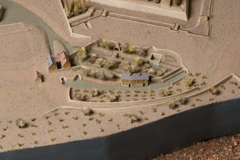 Vue plongeante sur les moulins de la Mouillère depuis le nord-est : détail du plan-relief de Besançon, 1722. © Région Bourgogne-Franche-Comté, Inventaire du patrimoine Vue plongeante sur les moulins de la Mouillère depuis le nord-est : détail du plan-relief de Besançon, 1722. © Région Bourgogne-Franche-Comté, Inventaire du patrimoine