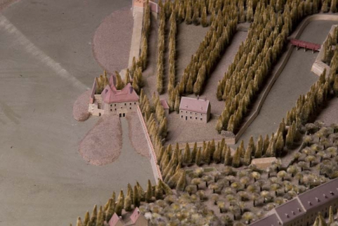 Vue plongeante sur le moulin de la Ville depuis l'aval : détail du plan-relief de Besançon, 1722. © Région Bourgogne-Franche-Comté, Inventaire du patrimoine Vue plongeante sur le moulin de la Ville depuis l'aval : détail du plan-relief de Besançon, 1722. © Région Bourgogne-Franche-Comté, Inventaire du patrimoine
