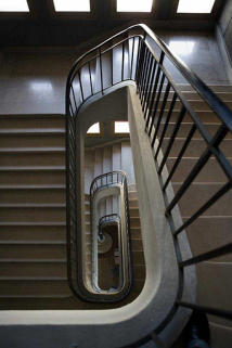 Corps d'entrée : escalier vu en plongée. © Région Bourgogne-Franche-Comté, Inventaire du patrimoine Corps d'entrée : escalier vu en plongée. © Région Bourgogne-Franche-Comté, Inventaire du patrimoine