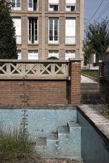Piscine : escalier. © Région Bourgogne-Franche-Comté, Inventaire du patrimoine Piscine : escalier. © Région Bourgogne-Franche-Comté, Inventaire du patrimoine