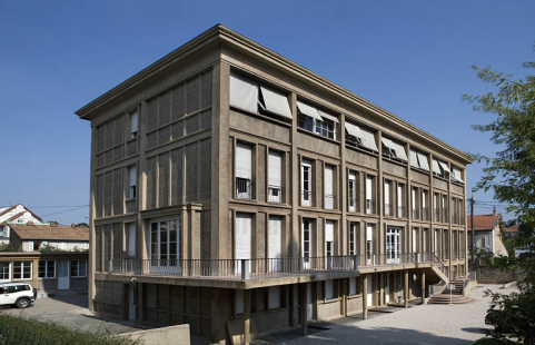 Façades postérieure et latérale gauche. © Région Bourgogne-Franche-Comté, Inventaire du patrimoine Façades postérieure et latérale gauche. © Région Bourgogne-Franche-Comté, Inventaire du patrimoine
