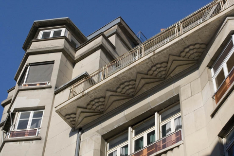 Balcon, partie gauche : détail du décor de la dalle. © Région Bourgogne-Franche-Comté, Inventaire du patrimoine