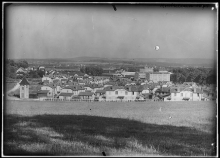 [Vue d'ensemble depuis le nord-ouest]. © Région Bourgogne-Franche-Comté, Inventaire du patrimoine