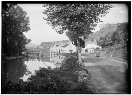 Vue d'ensemble depuis la route de Montgesoye, phot., s.d. [vers 1935]. © Région Bourgogne-Franche-Comté, Inventaire du patrimoine