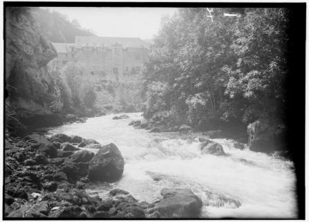 [Façade postérieure du bâtiment d'exploitation], s.d. [vers 1930] © Région Franche-Comté, Inventaire du patrimoine, ADAGP, 2006