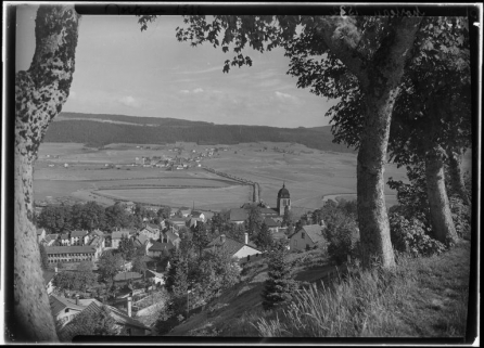 [Vue d'ensemble du quartier de l'église et de la Glapiney, depuis le nord], milieu 20e siècle. © Région Bourgogne-Franche-Comté, Inventaire du patrimoine