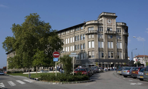 Vue d'ensemble de l'école, depuis l'est. © Région Bourgogne-Franche-Comté, Inventaire du patrimoine Vue d'ensemble de l'école, depuis l'est. © Région Bourgogne-Franche-Comté, Inventaire du patrimoine